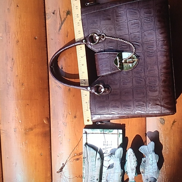 βοΈ NWOT TEXTURED Brown Handbag w GOLD HardWare - Picture 4 of 15